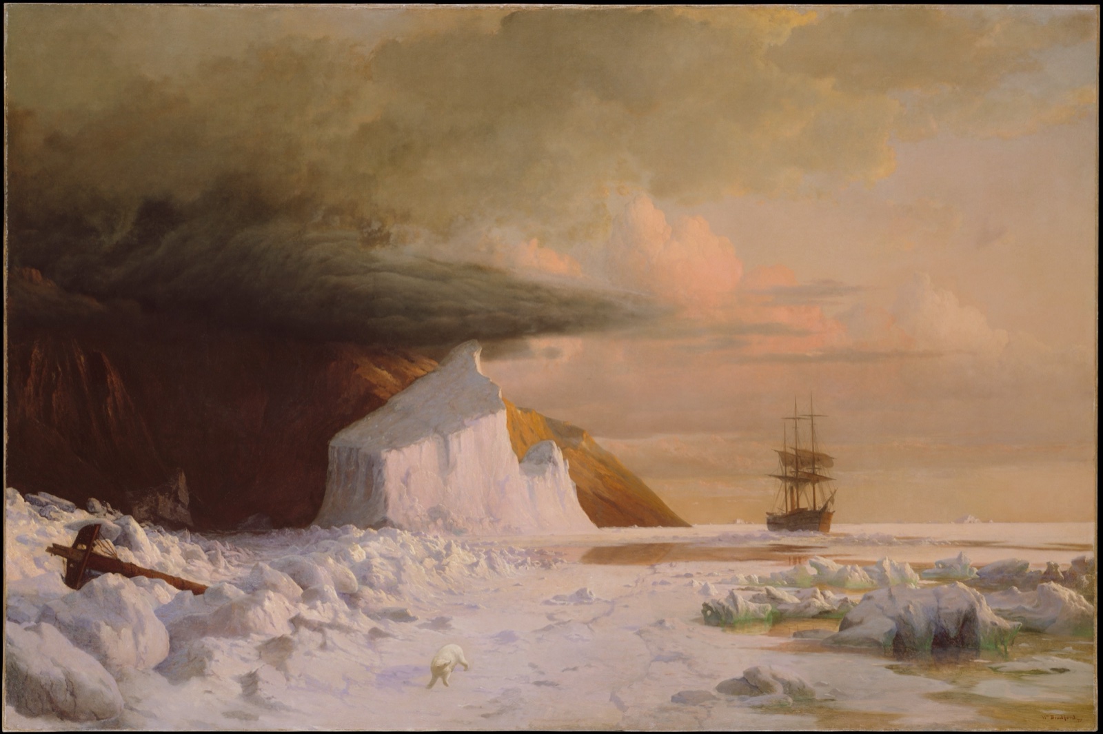 Un trois-mâts navigue dans un chenal d'eau libre entre la banquise et un iceberg, sous un ciel d'orage rose et sombre