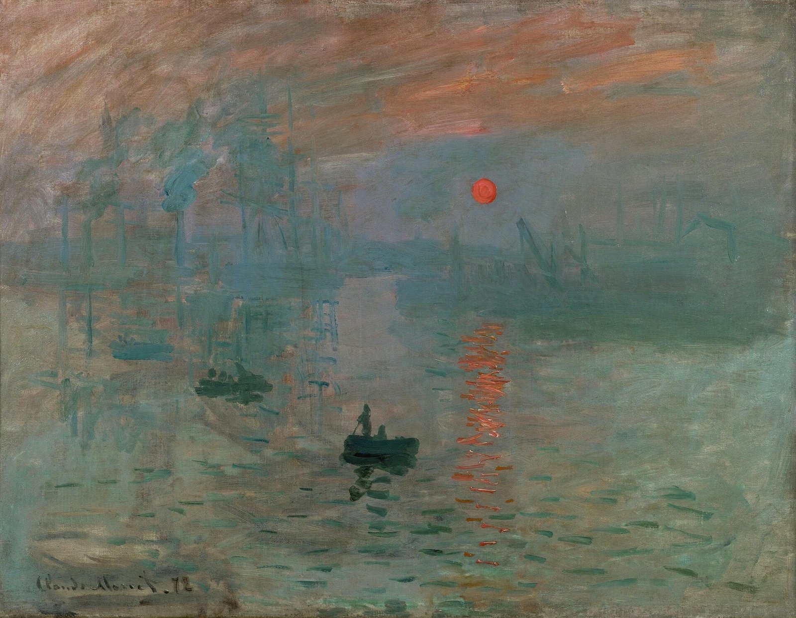 Un port dans la brume bleutée du matin ; un soleil orange se reflète dans l'eau, deux petites barques sombres au premier plan