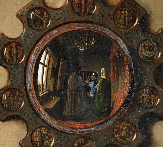 Détail : le miroir convexe au fond de la pièce, entouré de petits médaillons