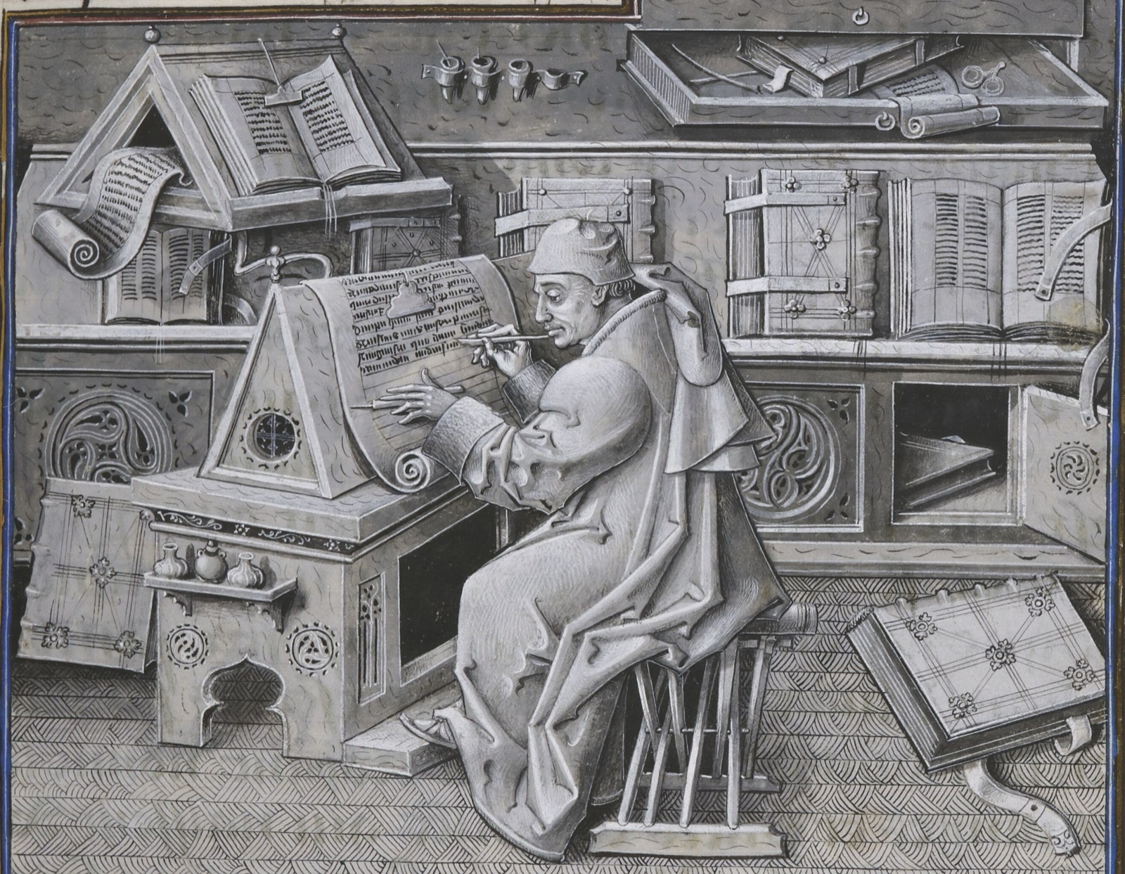Miniature en grisaille : un clerc en longue robe écrit sur un pupitre, dans un cabinet garni d'étagères, de livres ouverts et de rouleaux