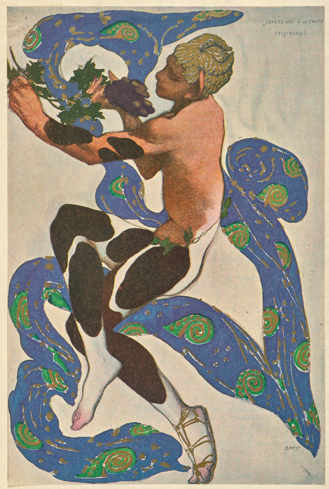 Un faune aux cheveux dorés, le corps tacheté de brun, danse en tenant une grappe de raisin, enveloppé d'une longue étoffe bleue semée de spirales vertes et dorées
